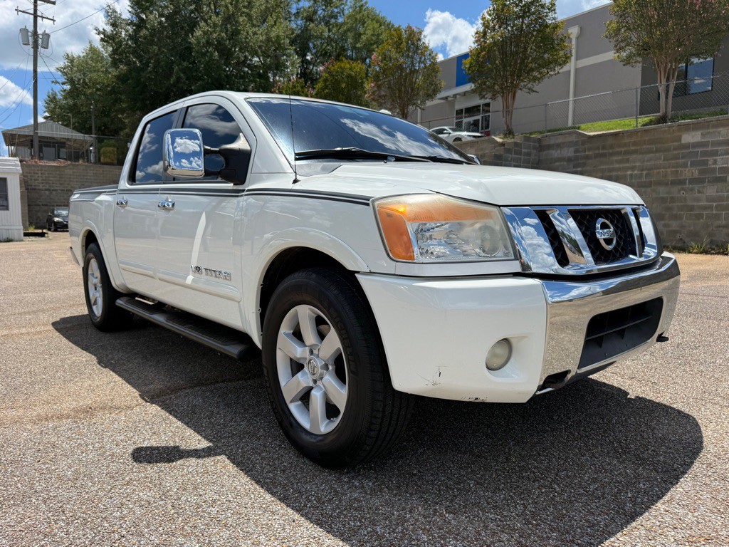 2011 Nissan Titan Image 15
