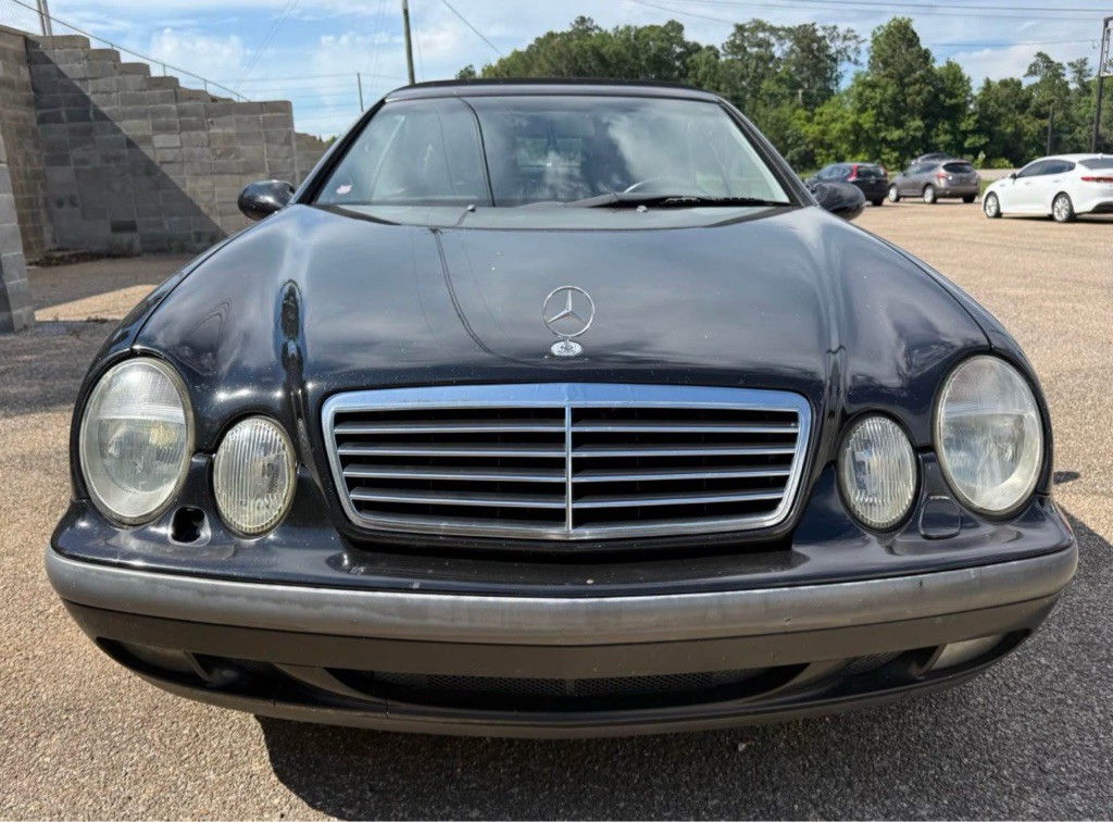 1999 Mercedes-Benz CLK-Class Image 2