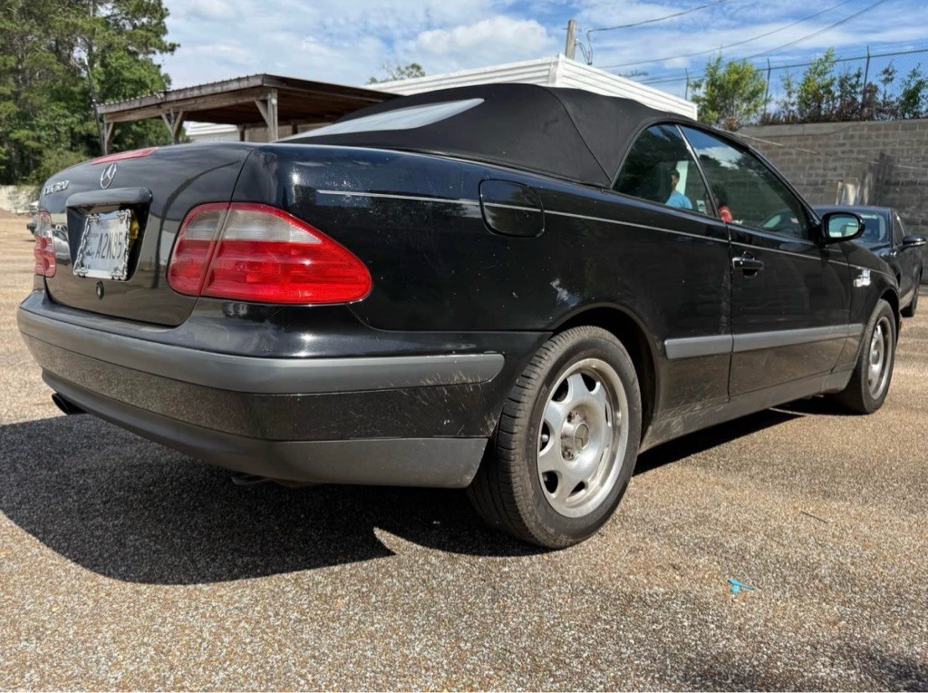 1999 Mercedes-Benz CLK-Class Image 4