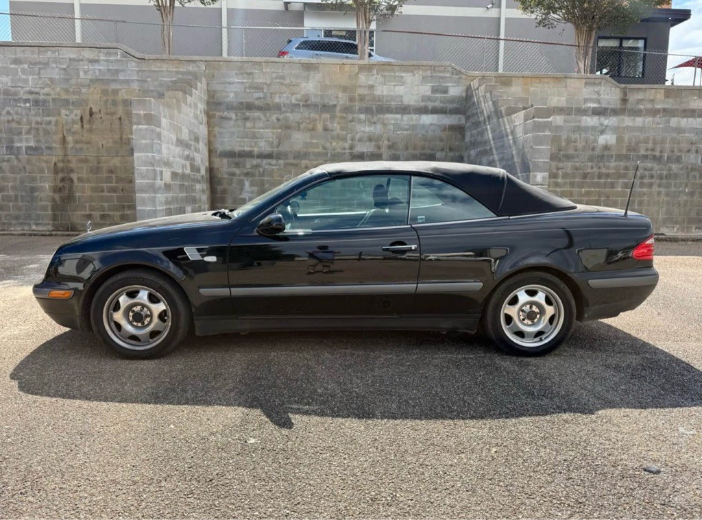 1999 Mercedes-Benz CLK-Class Image 5