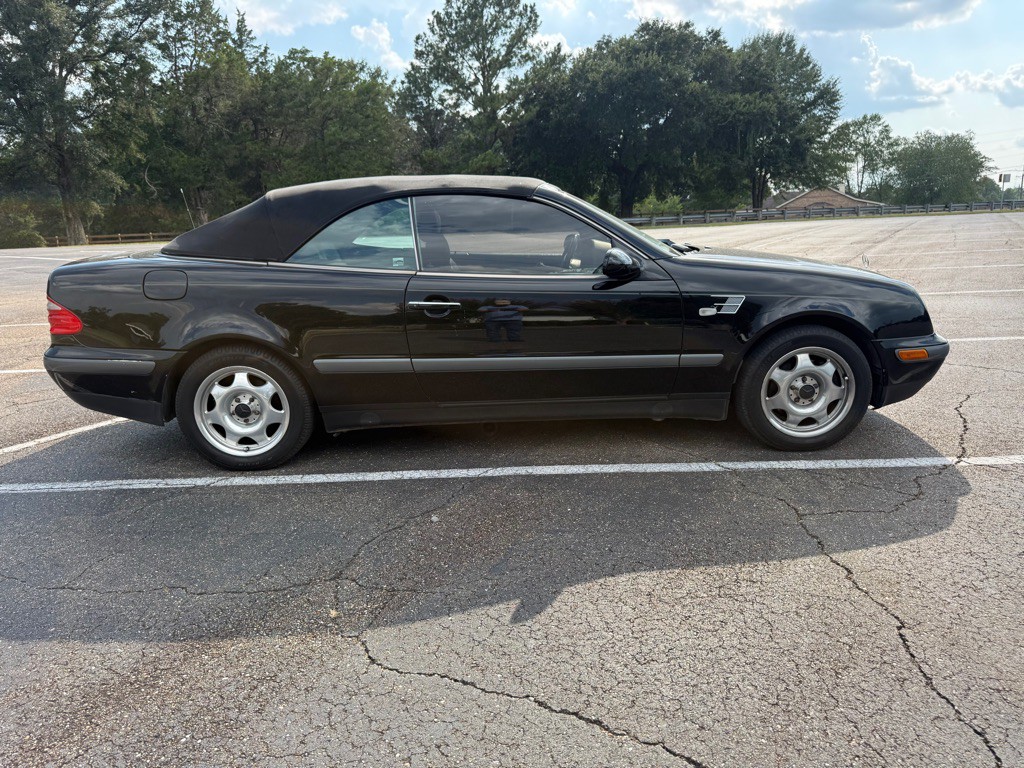 1999 Mercedes-Benz CLK-Class Image 11
