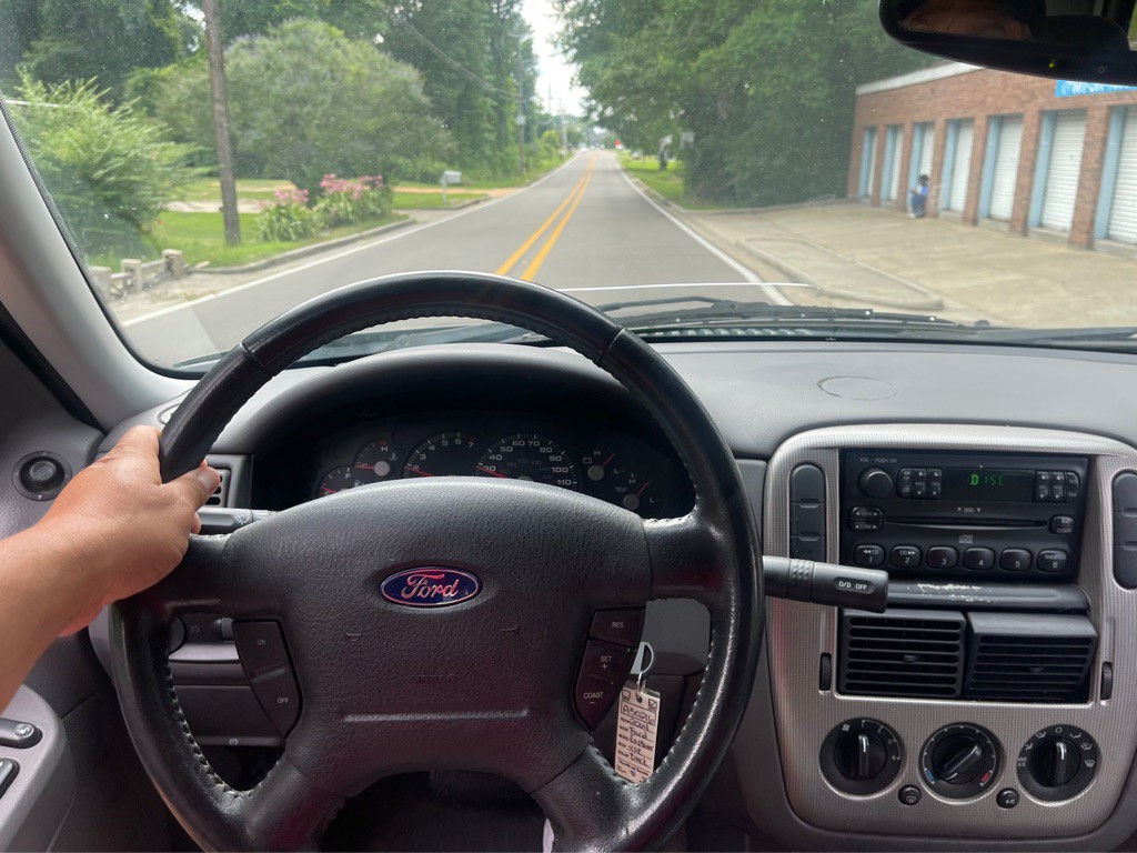 2004 Ford Explorer Image 3
