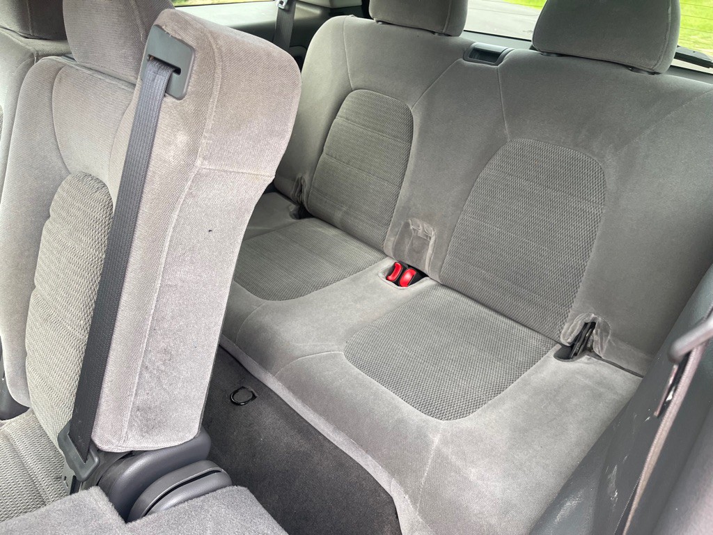 2004 Ford Explorer Image 10