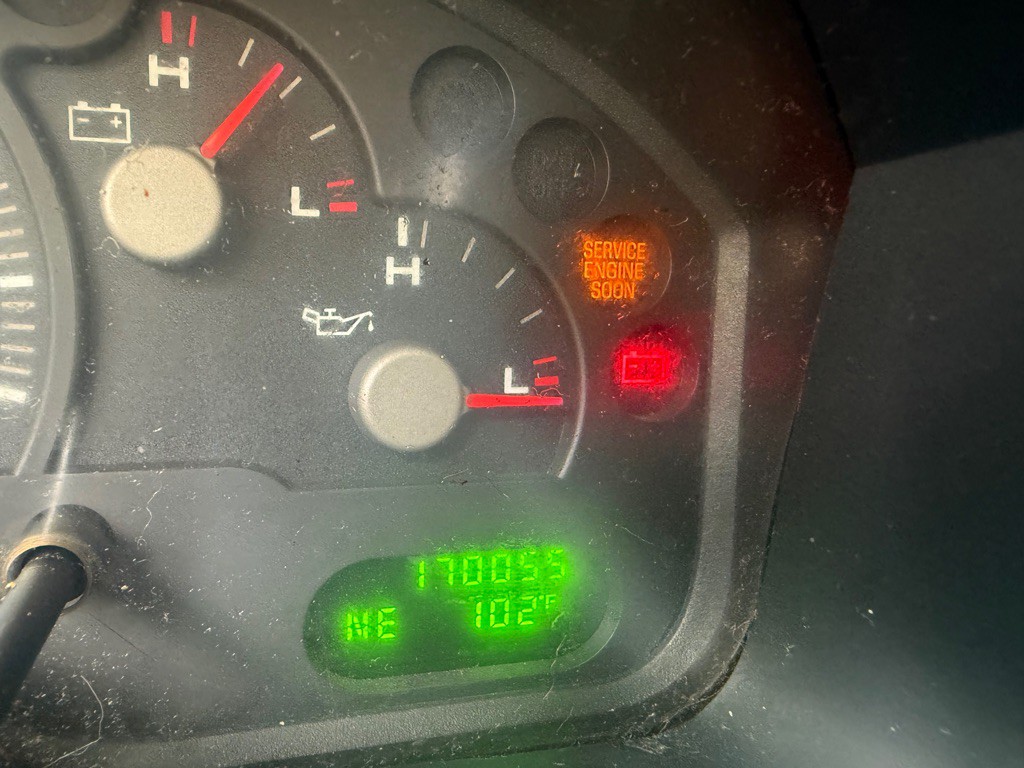 2004 Ford Explorer Image 19