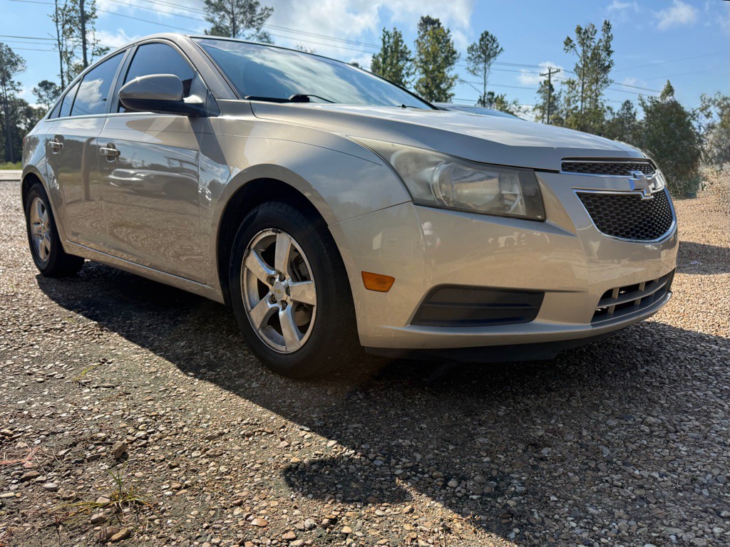 2011 Chevrolet Cruze Image 2