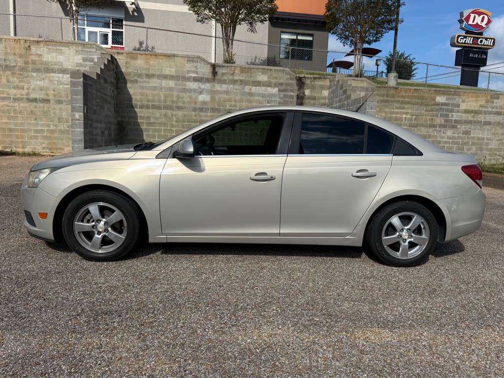 2011 Chevrolet Cruze Image 3