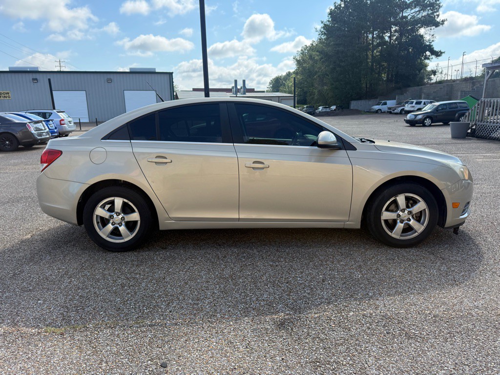 2011 Chevrolet Cruze Image 4