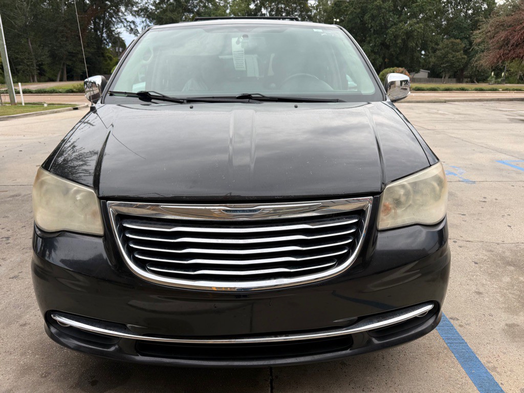 2013 Chrysler Town & Country Image 15