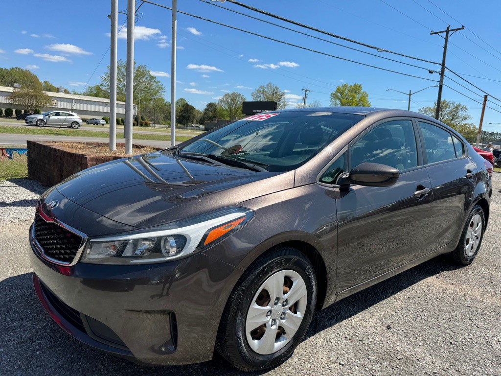 2017 Kia Forte Image 2