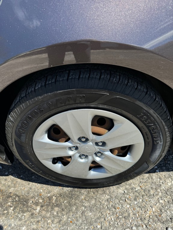 2017 Kia Forte Image 3