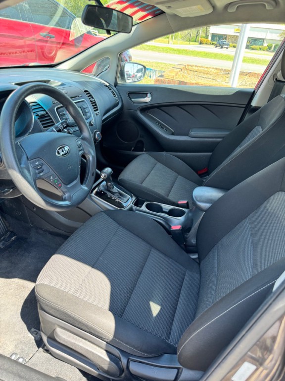 2017 Kia Forte Image 5