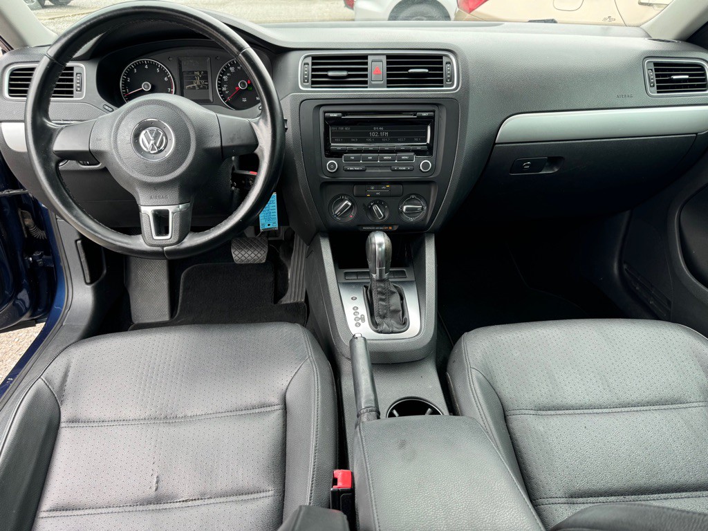 2013 Volkswagen Jetta Image 8