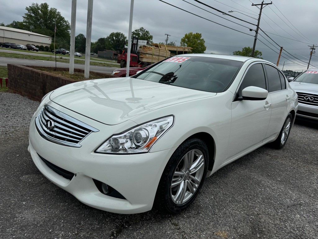 2013 INFINITI G37 Image 2