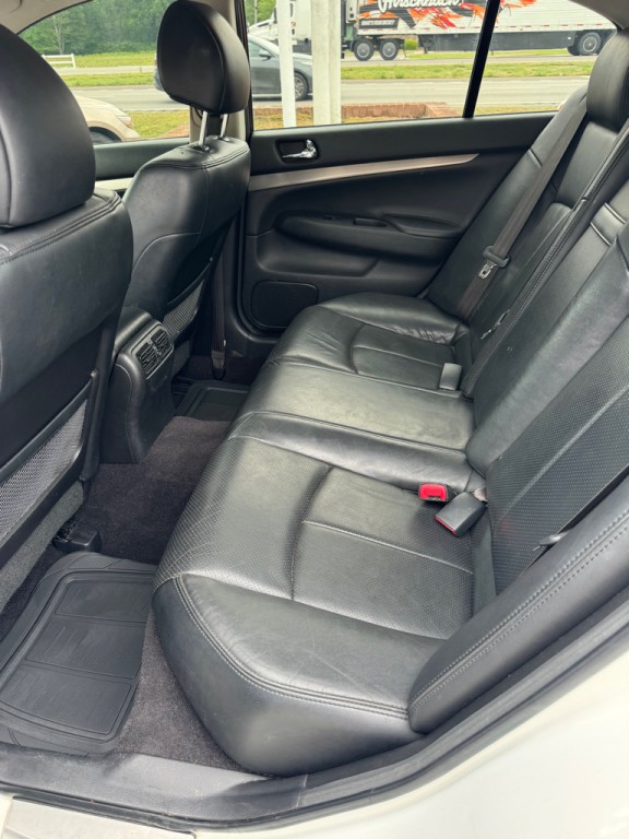 2013 INFINITI G37 Image 7