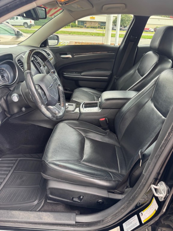 2018 Chrysler 300 Image 7