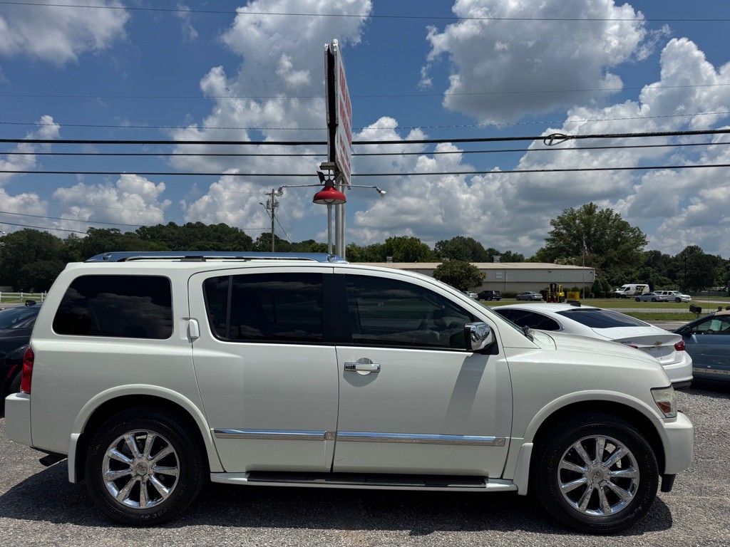 2010 INFINITI QX56 Image 6