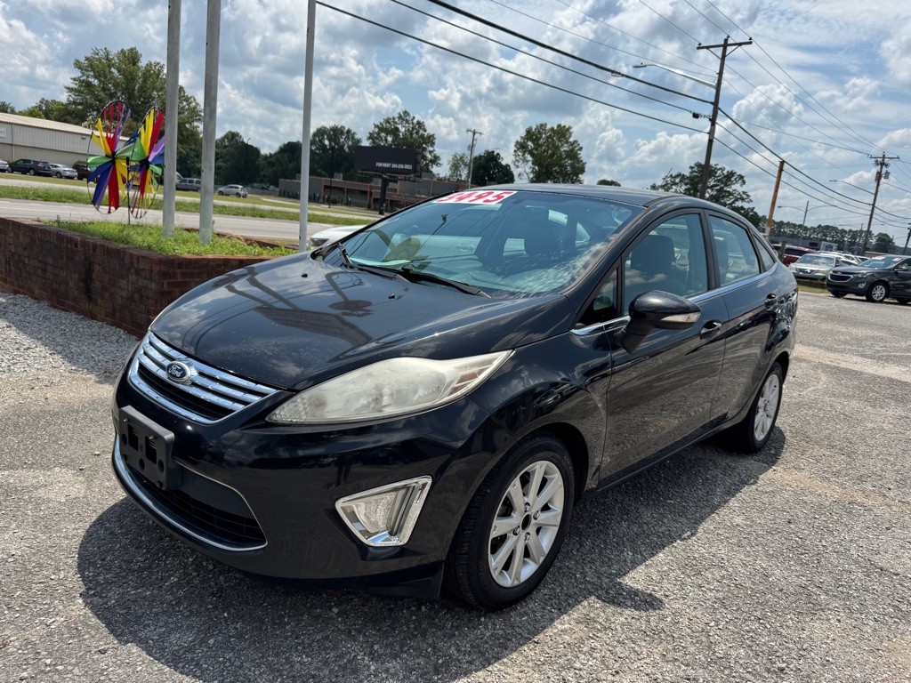 2011 Ford Fiesta Image 2