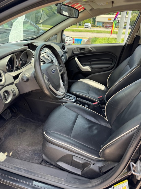 2011 Ford Fiesta Image 7