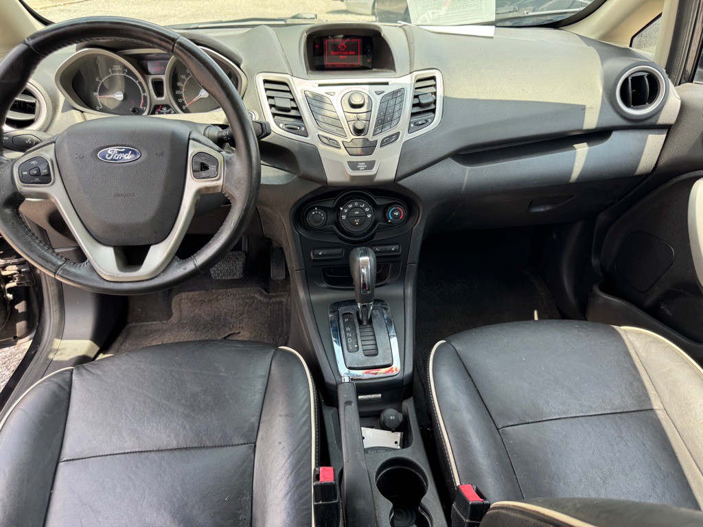 2011 Ford Fiesta Image 9