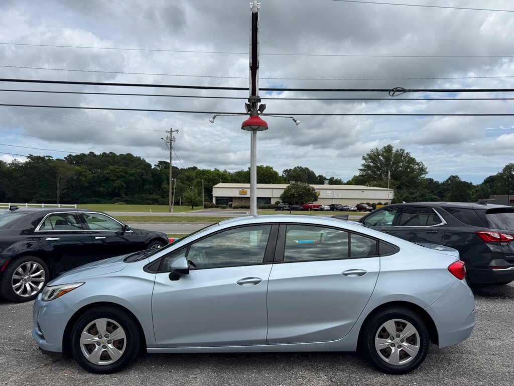 2017 Chevrolet Cruze Image 1