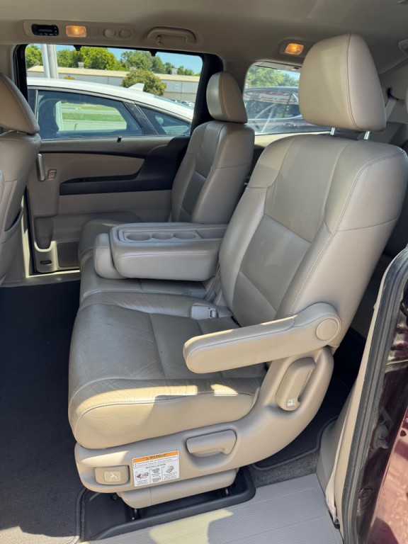 2012 Honda Odyssey Image 8