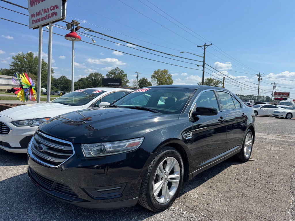 2014 Ford Taurus Image 2