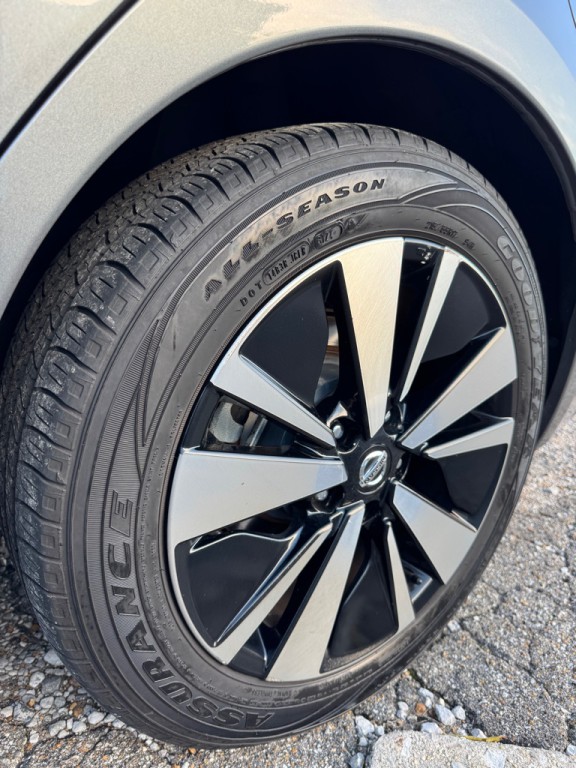 2022 Nissan Altima Image 8