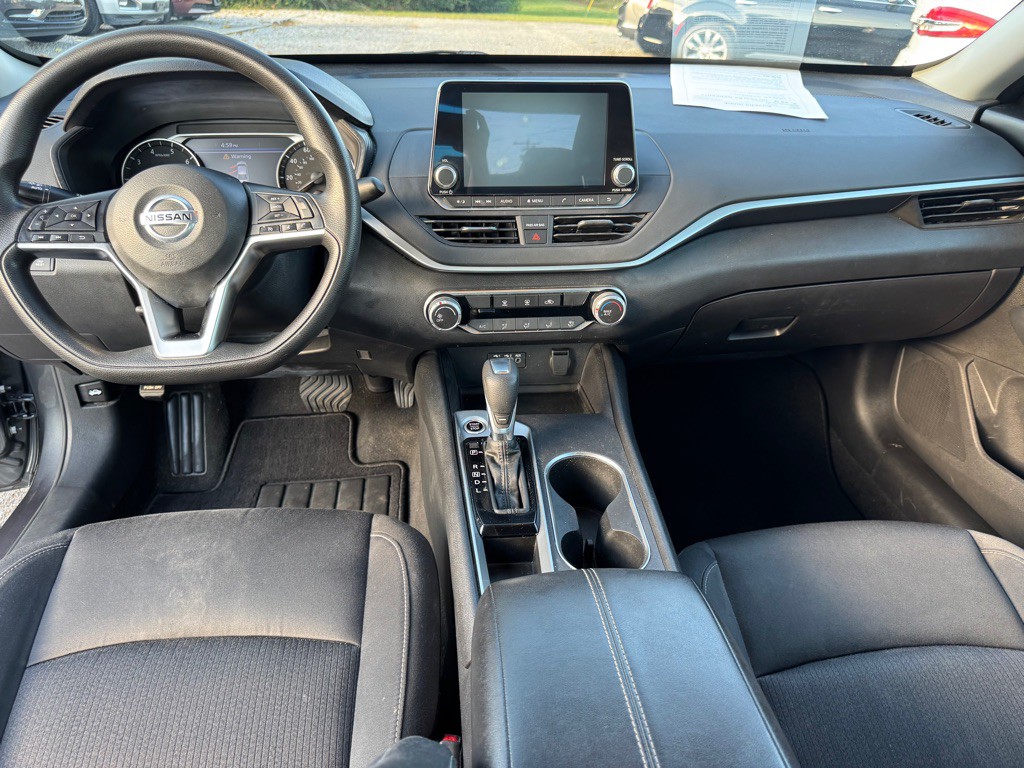 2022 Nissan Altima Image 11