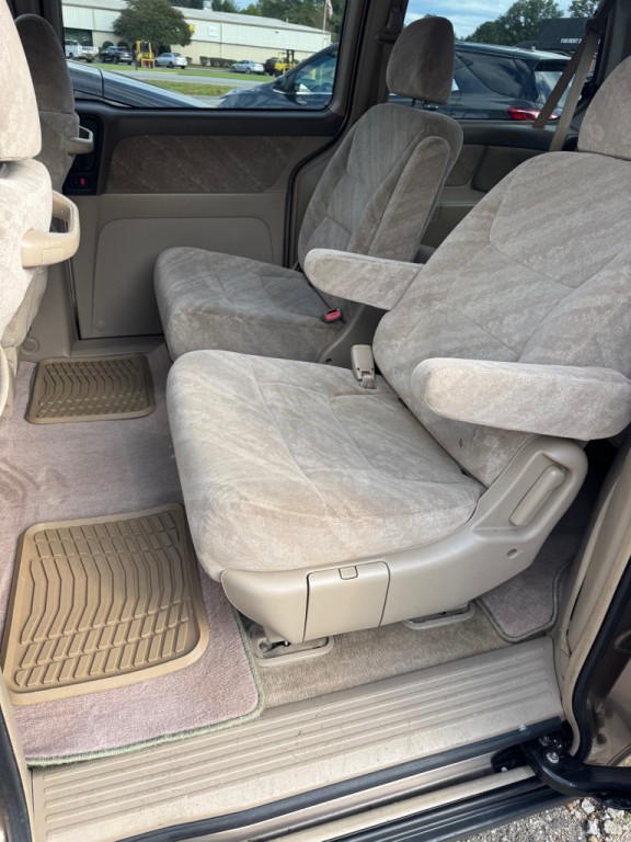 2004 Honda Odyssey Image 10