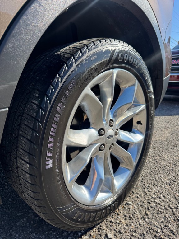 2015 Ford Explorer Image 9