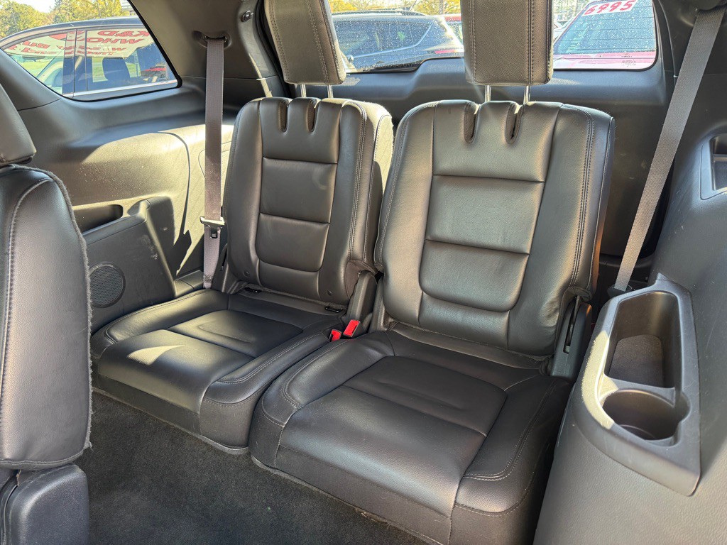 2015 Ford Explorer Image 12