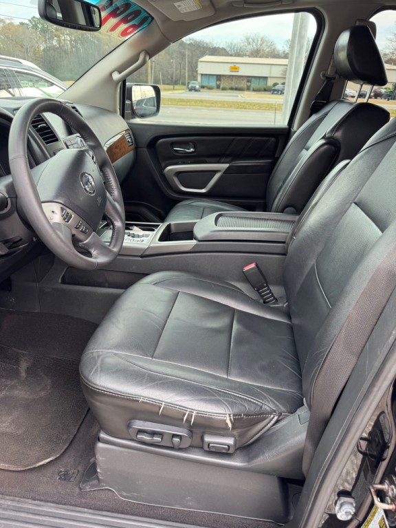 2015 Nissan Armada Image 9