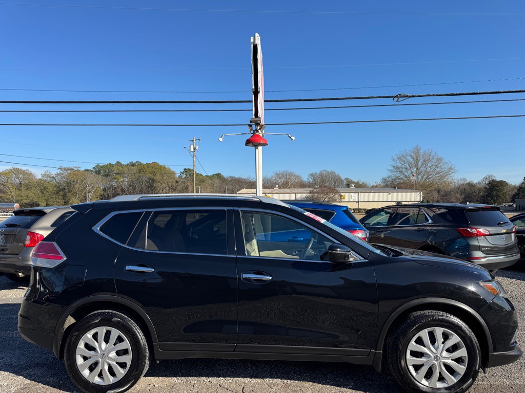 2016 Nissan Rogue Image 2