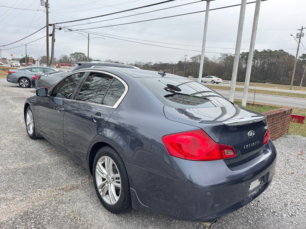 2011 INFINITI G37 Image 4
