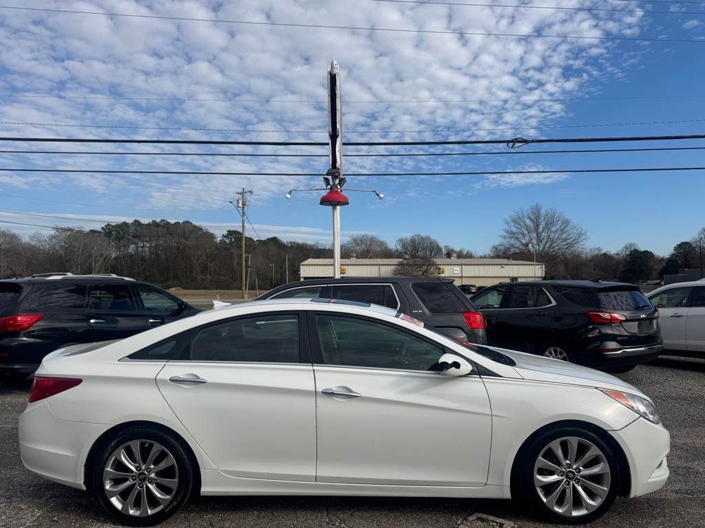 2013 Hyundai Sonata Image 2