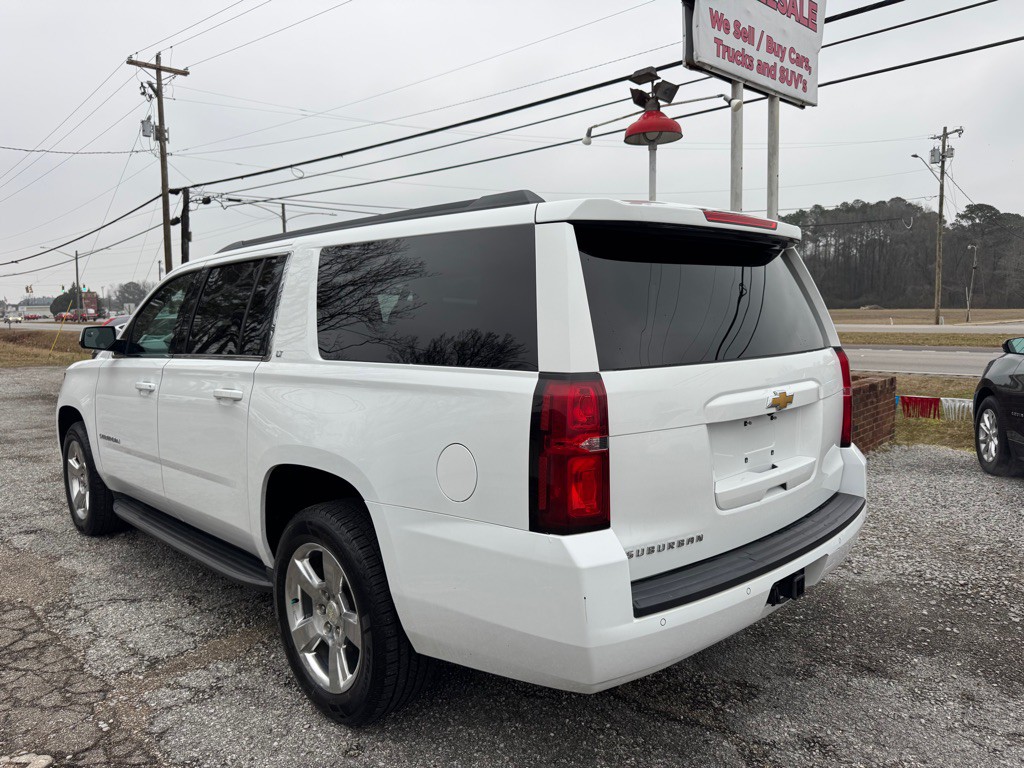 2016 Chevrolet Suburban Image 5