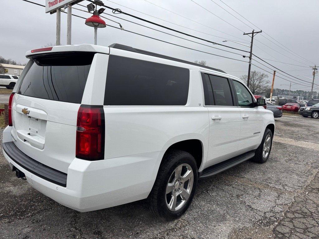 2016 Chevrolet Suburban Image 6