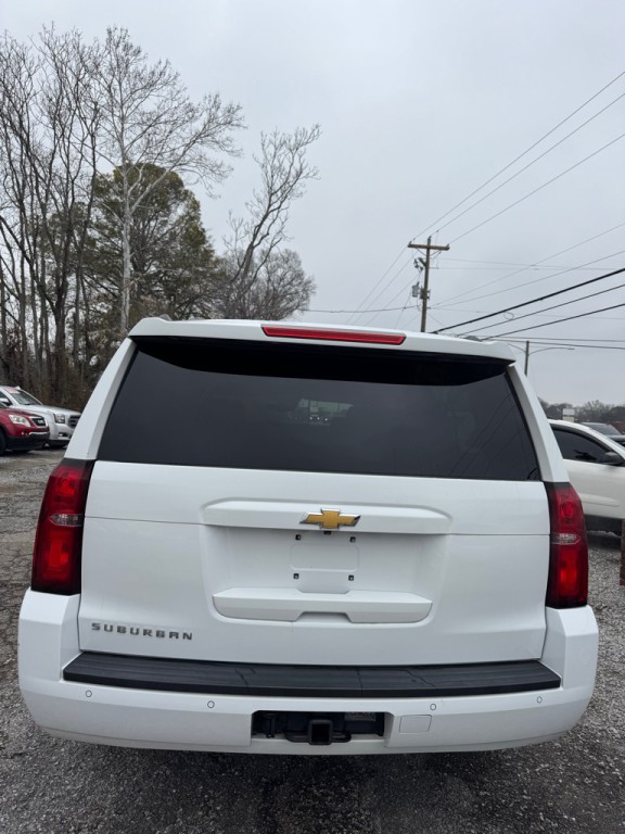 2016 Chevrolet Suburban Image 8