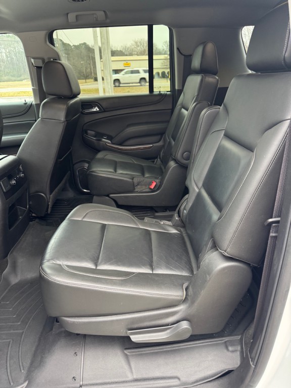 2016 Chevrolet Suburban Image 11