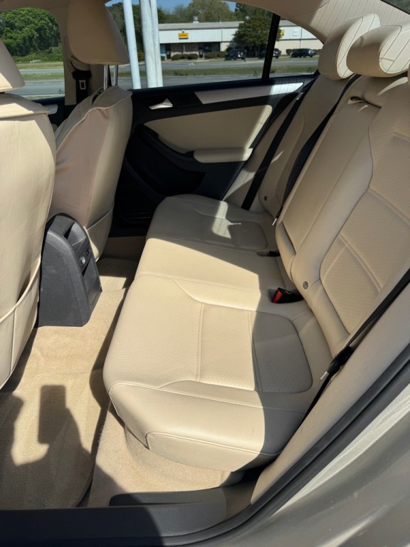 2014 Volkswagen Jetta Image 11