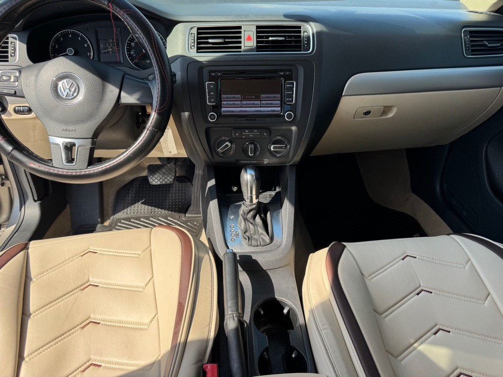 2014 Volkswagen Jetta Image 12
