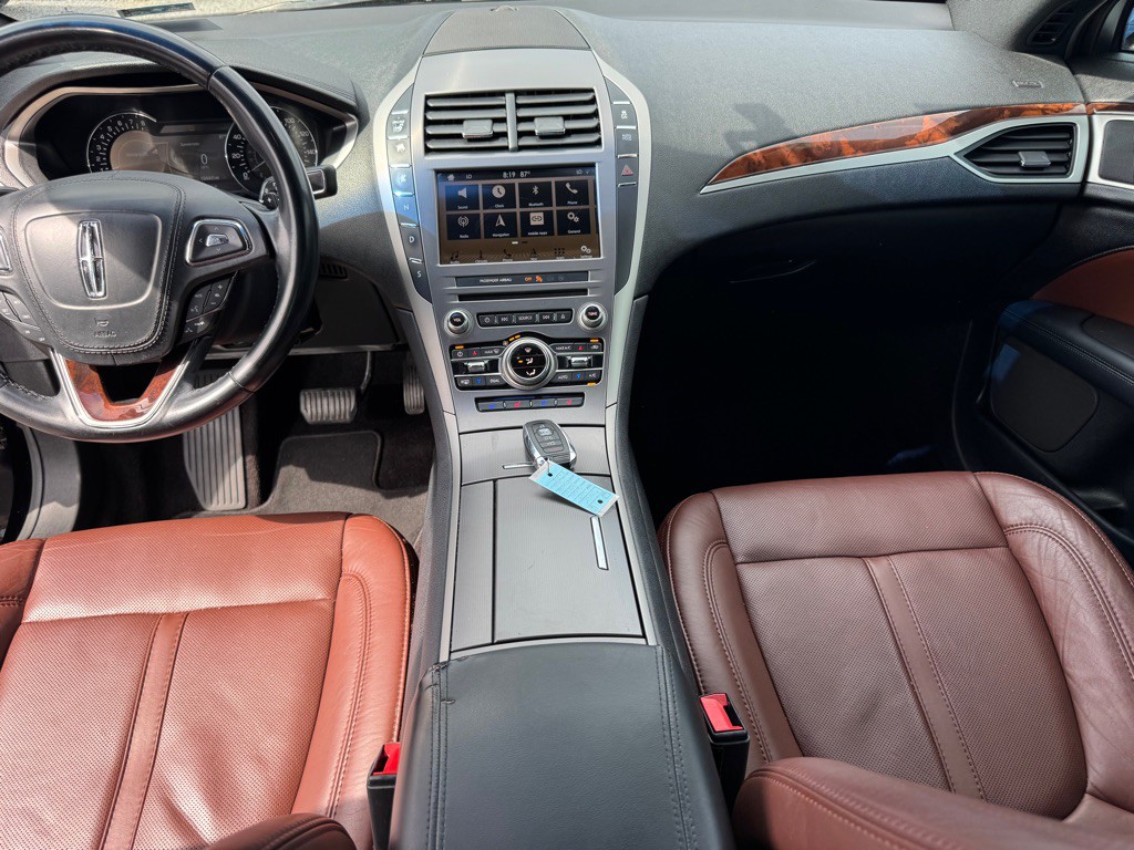 2017 Lincoln MKZ Image 12