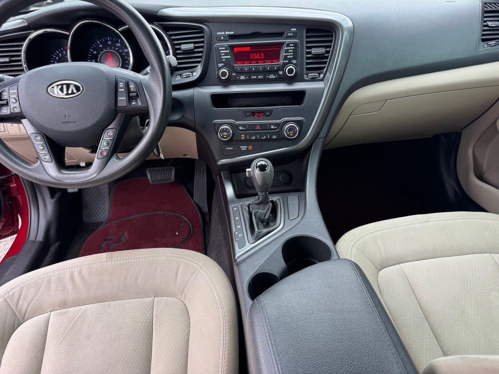 2011 Kia Optima Image 11