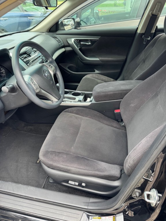2013 Nissan Altima Image 9