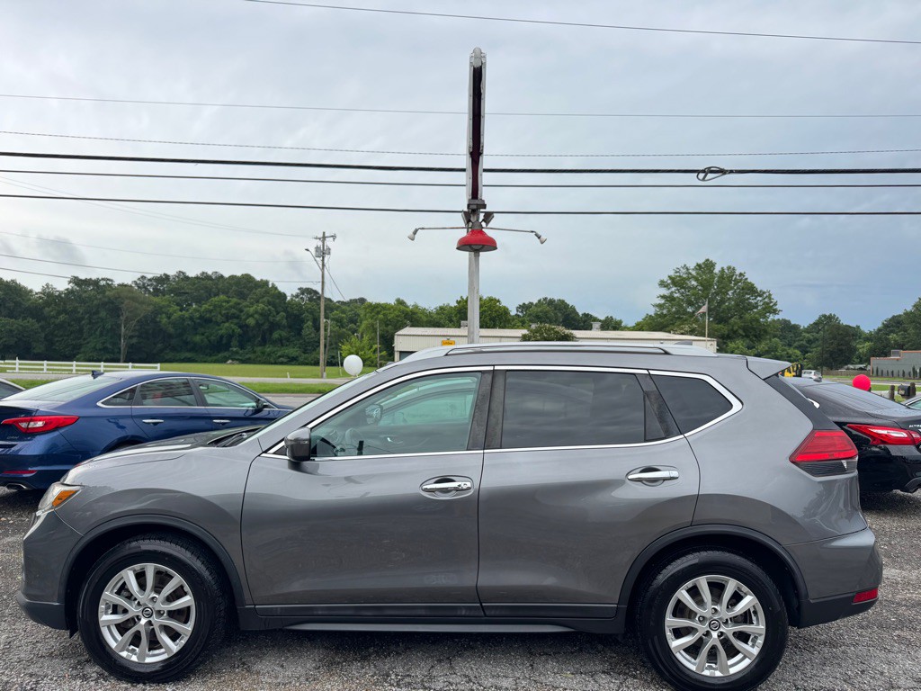 2017 Nissan Rogue Image 1