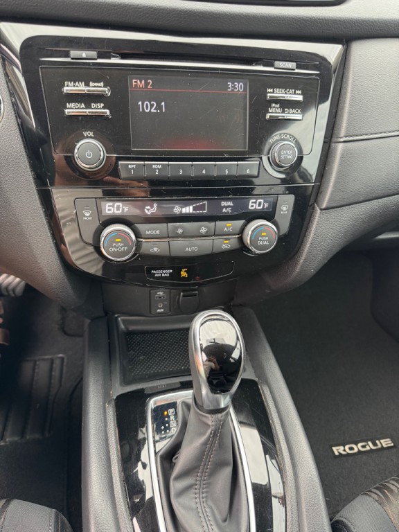 2017 Nissan Rogue Image 13