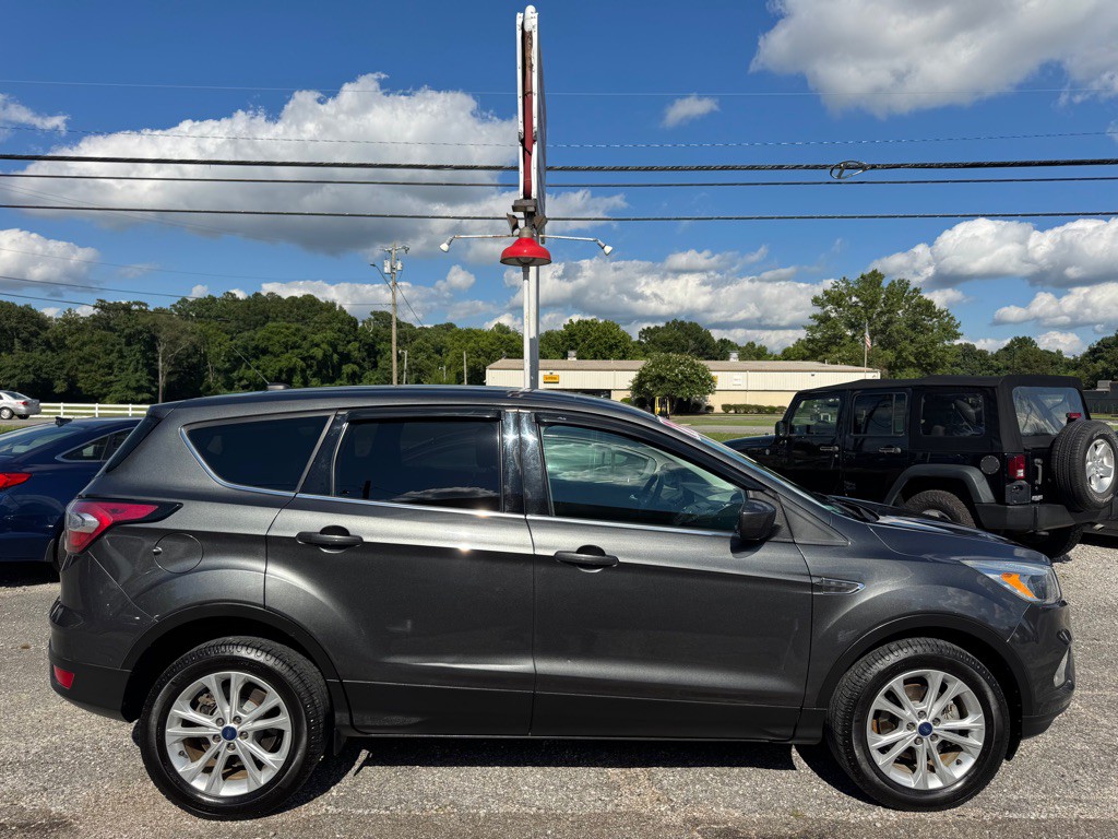 2017 Ford Escape Image 2