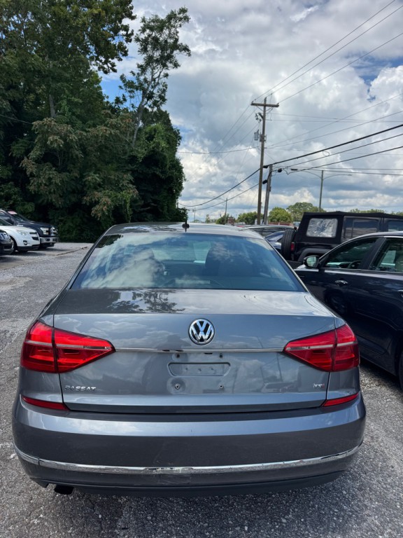 2016 Volkswagen Passat Image 8