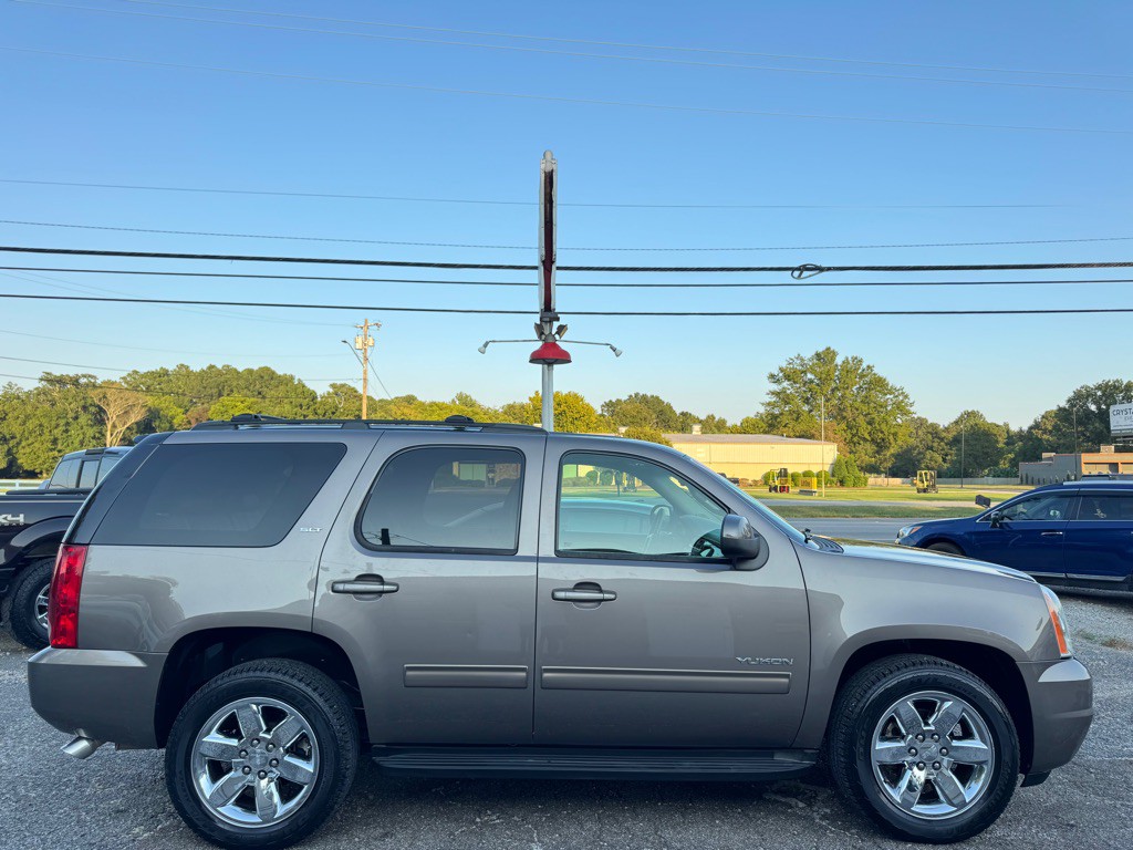 2013 GMC Yukon Image 2