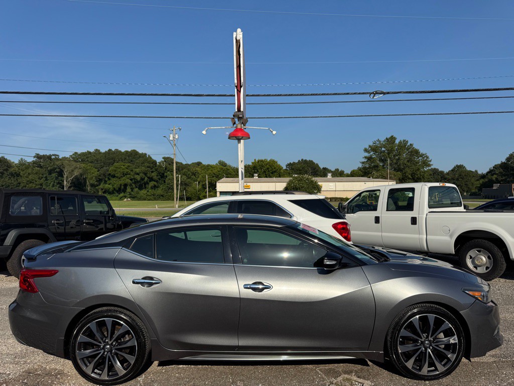2016 Nissan Maxima Image 2